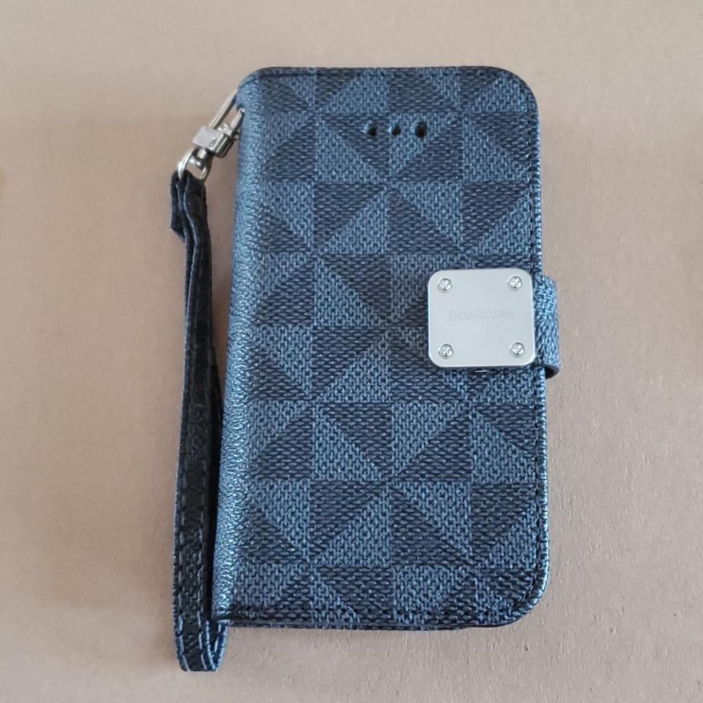 Cell phone case